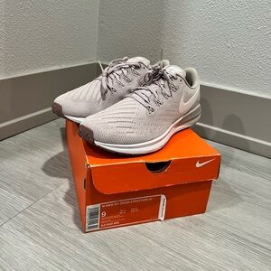 Women’s Nike Air Zoom Structure 22